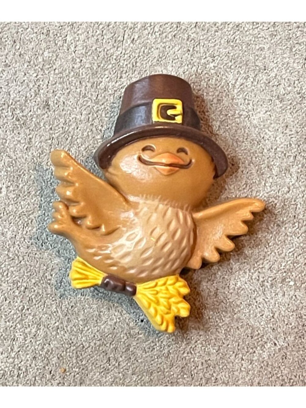 Vintage Hallmark Thanksgiving Pin Pilgrim Bird Wheat Brooch Hat Plastic 1981